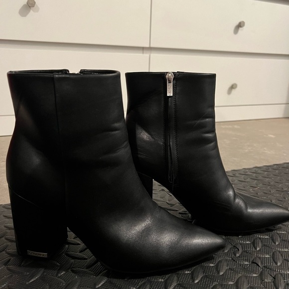 Calvin Klein 9.5 black leather boot - Picture 1 of 3